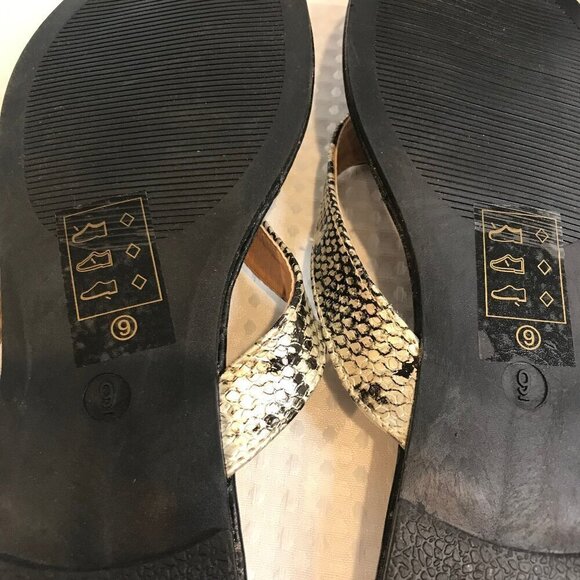 STRUT SNAKE GOLD WOMENS SANDAL SIZE 9 - Picture 4 of 6